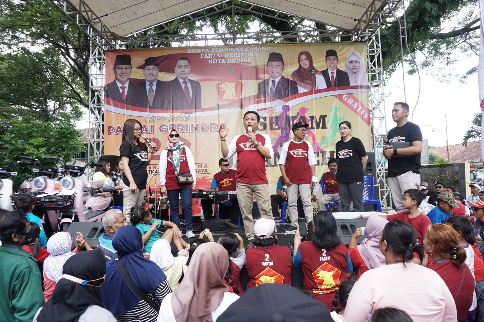 Masyarakat Kediri Antusias Meriahkan Perayaan HUT Gerindra Ke -15