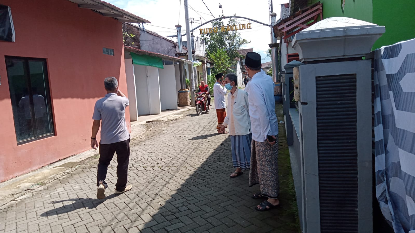 Akses Masuk Numpang Jalan Perkampungan, Warga di Jember Somasi Developer