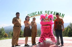 Diresmikan, Bupati Mak Rini Optimis Puncak Sekawan Jadi Ikon Wisata Kabupaten Blitar