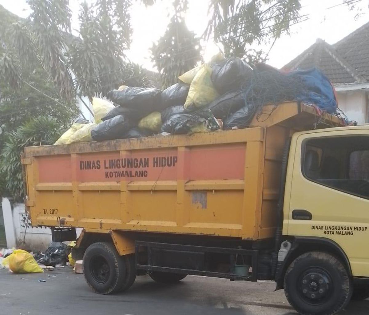 Dua Kegiatan Besar Bersamaan, DLH Kota Malang Angkut 81 Ton Sampah