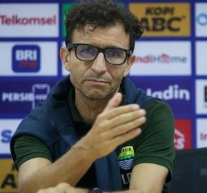 Luis Milla dan 2 Asistennya Resmi Mundur dari Persib, Ini Alasannya