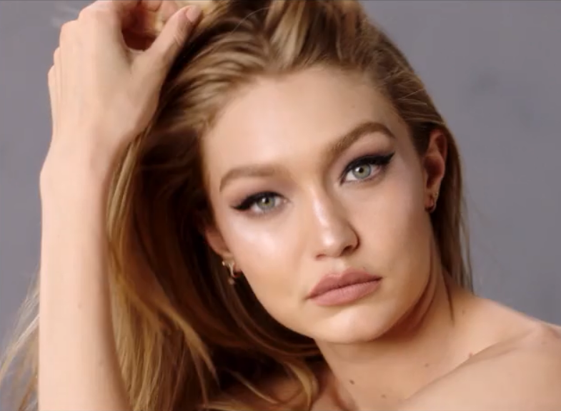 Model Gigi Hadid Ditegur Pemerintah Israel