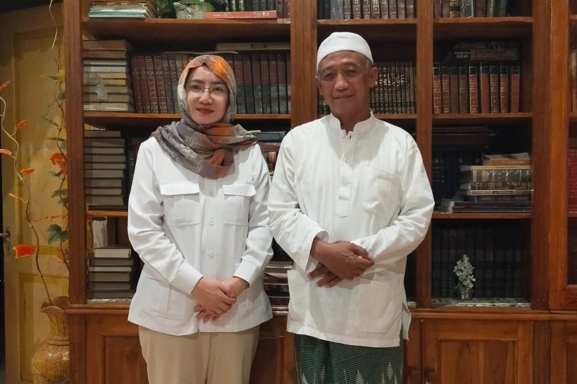 Optimis Menang, Mary Susilo Kunjungi Pengasuh Ponpes Al-Hikmah