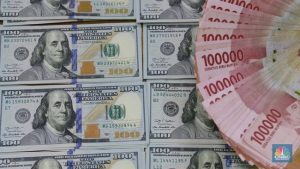 Dolar Tembus Rp 15.700, Rupiah Stagnan