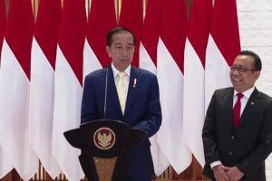Dasi Kuning Jokowi Jadi Pertanyaan