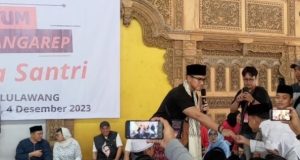 Gokilnya Kaesang: Sebut Ketum Partai Santri Indonesia hingga Bagi Uang di Ponpes Malang