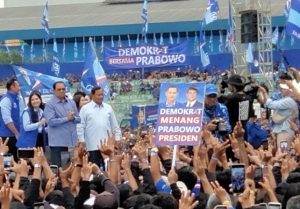 Ribuan Pendukung Padati Kampanye Akbar Demokrat di Malang, Prabowo Hibur Massa dengan Joget Gemoy