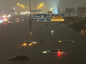 Banjir, Bandara Dubai Lumpuh