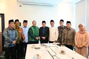 Pendeta Gilbert Ledek Gerakan Salat, Ini Tinjauan Medis Duduk Tasyahud