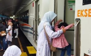 H-1 Mudik Lebaran 2024: 206.587 Orang Telah Berangkat Naik KA dari Daop 8 Surabaya