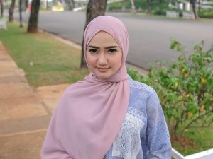 Fenomena Buka-Tutup Kerudung, Ini Menurut Islam