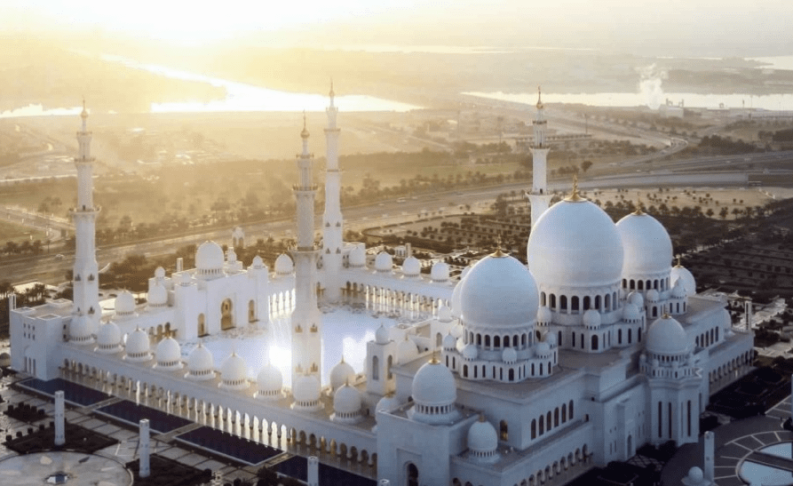 Masjid Agung Sheikh Zayed: Mahakarya Arsitektur Islam di Abu Dhabi