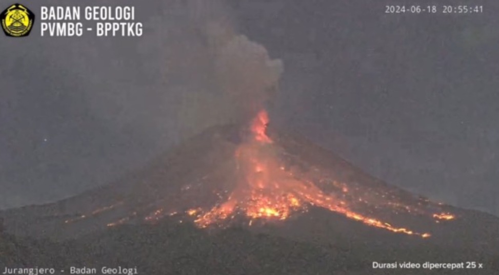 Merapi Erupsi Lagi,  Awan Panas Guguran hingga Sejauh 1.500 Meter 