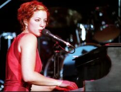 30 Tahun, Fumbling Towards Ecstasy Sarah McLachlan Kembali Menggema