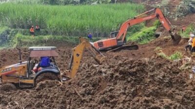 Hari Keenam, Korban Longsor Blitar Belum Ditemukan