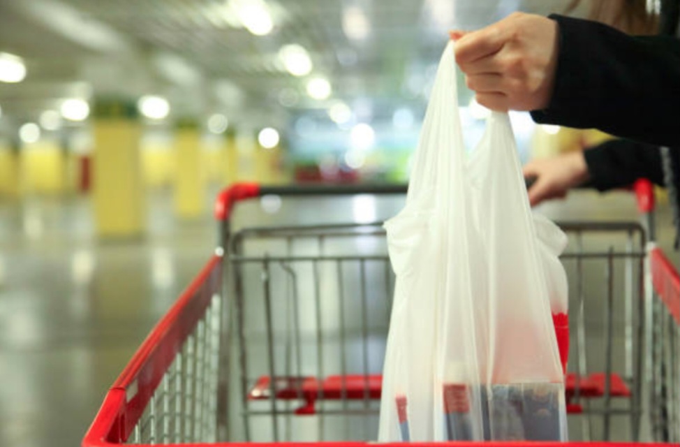 Kabupaten Blitar Gencarkan Larangan Penggunaan Kantong Plastik di Minimarket