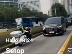 Viral Mobil Dinas Pelat RI Lewat Jalur Busway, Langgar Aturan?