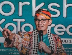 Sandiaga Uno Diusulkan sebagai Bapak Pantun Indonesia, Anda Setuju?