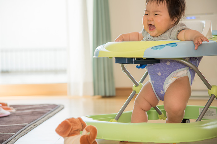 Baby Walker: Alat Bantu atau Ancaman bagi Bayi?