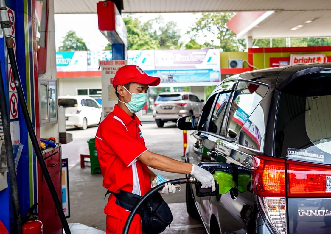 Harga Pertamax Turun Jadi Rp12.950, Bersaing Ketat dengan Shell dan BP AKR