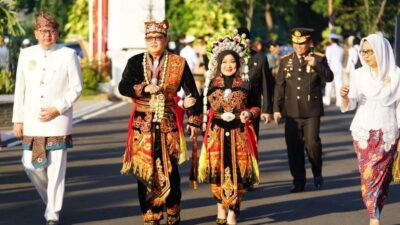 Pj Gubernur Jatim Kenakan Pakaian Adat Banyuwangi di HUT RI ke-79