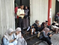 Puluhan Pelanggan Marah, Geruduk JNE Malang