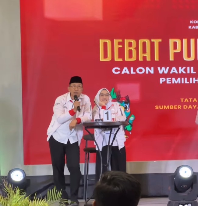 Debat Pilkada Bojonegoro Bubar gegara Salah Satu Paslon Maju Bersama