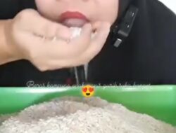 Seorang Ibu Makan Beras Mentah Lagi Viral, Ahli Gizi Beber Bahayanya