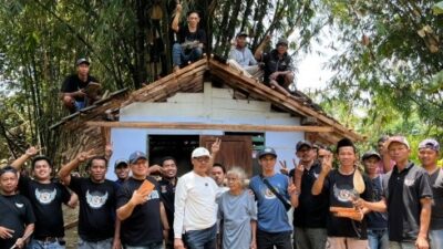 Blusukan di Hari Pengentasan Kemiskinan, Cawabup Jember Djoko Susanto Tersentuh Kepedulian Komunitas Warga