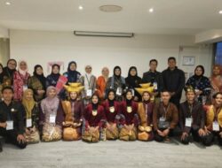 Bawakan Tari Lir-Ilir dan Piring, Delegasi UIN Malang Tampil Memukau  di Gedung UNESCO Paris