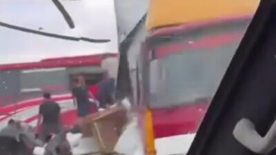 Bus Pariwisata Diduga Angkut Rombongan Siswa Tabrak Truk di Tol Pandaan-Malang KM 75