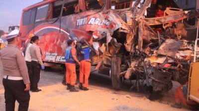 Jenazah Korban Kecelakaan Maut Tol Pandaan-Malang Dipulangkan ke Kampung Halaman