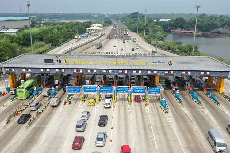 Lonjakan Lalu Lintas Tol Trans Jawa Saat Nataru: GT Kejapanan Utama Jadi Titik Terpadat