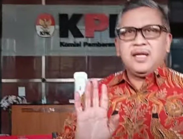 Hasto Kristiyanto Rayakan Natal di Luar Kota di Tengah Isu Penetapan Tersangka KPK