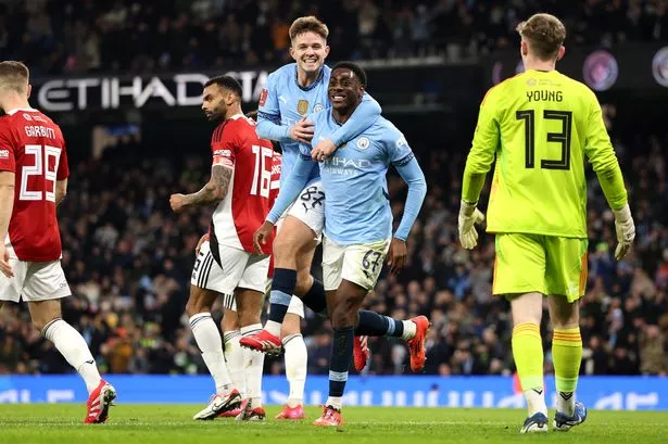 Man City Hancurkan Salford City 8-0: Hattrick McAtee Pukau Guardiola