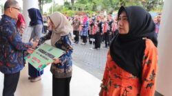 Dua Guru Dapat Hadiah Umrah dari Pj Wali Kota Batu