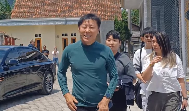 Shin Tae-yong Jadi Cameo di Film Horor Komedi Ghost Soccer: Bola Mati