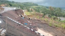 Longsor Kembali Terjadi di Kelok 9 JLS, Akses Menuju Pantai Modangan Tertutup