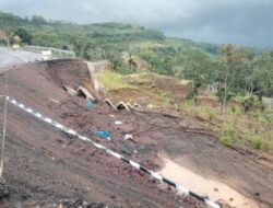 Longsor Kembali Terjadi di Kelok 9 JLS, Akses Menuju Pantai Modangan Tertutup