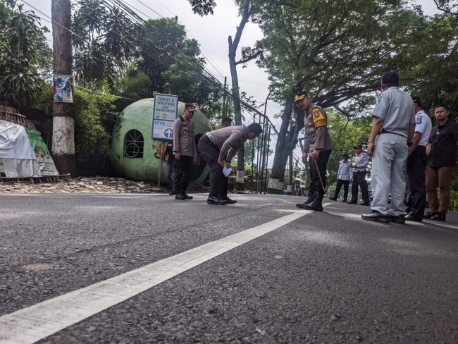 Bus Pariwisata di Kota Batu Melaju Liar 2,3 Km, Ada 7 Titik Tabrakan