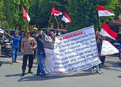 Demo Kejari, Warga Sidoarjo Tuntut Usut Pungli PTSL dan Penyalahgunaan Dana Ketahanan Pangan