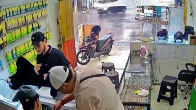 Bisikan Gaib di Balik Etalase: Konter Jombang Jadi Korban Gendam WNA