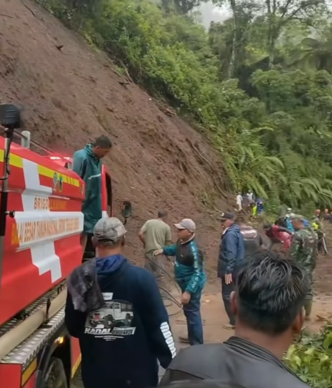 Longsor, Jalur ke Bromo via Ngadas Poncokusumo Ditutup