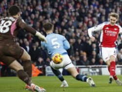 Duo Manchester Sama-Sama Suram: City Dihajar Arsenal, MU Keok di Kandang