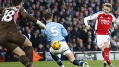 Duo Manchester Sama-Sama Suram: City Dihajar Arsenal, MU Keok di Kandang