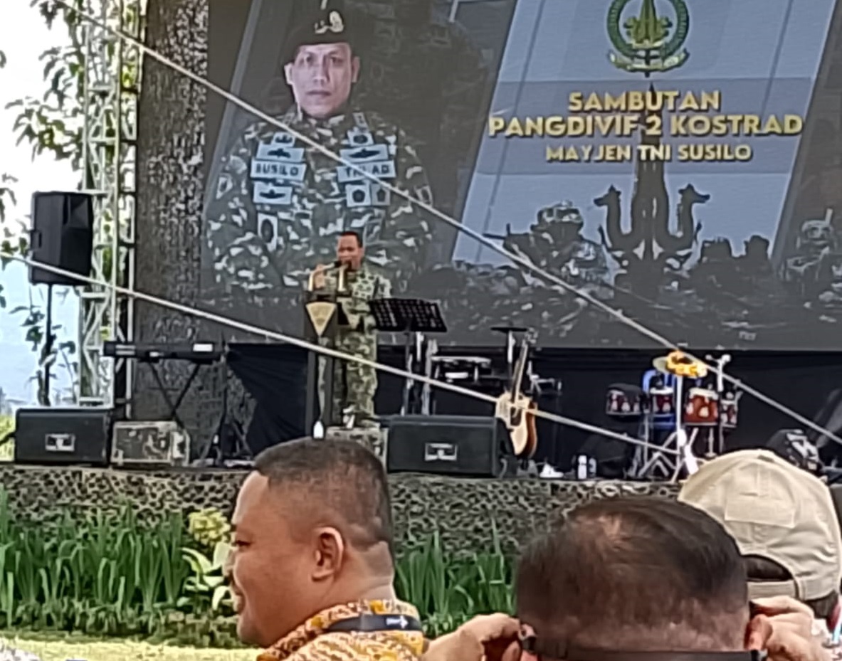 Divif 2 Kostrad Panen Raya Padi dan Jagung di Malang dan Jember