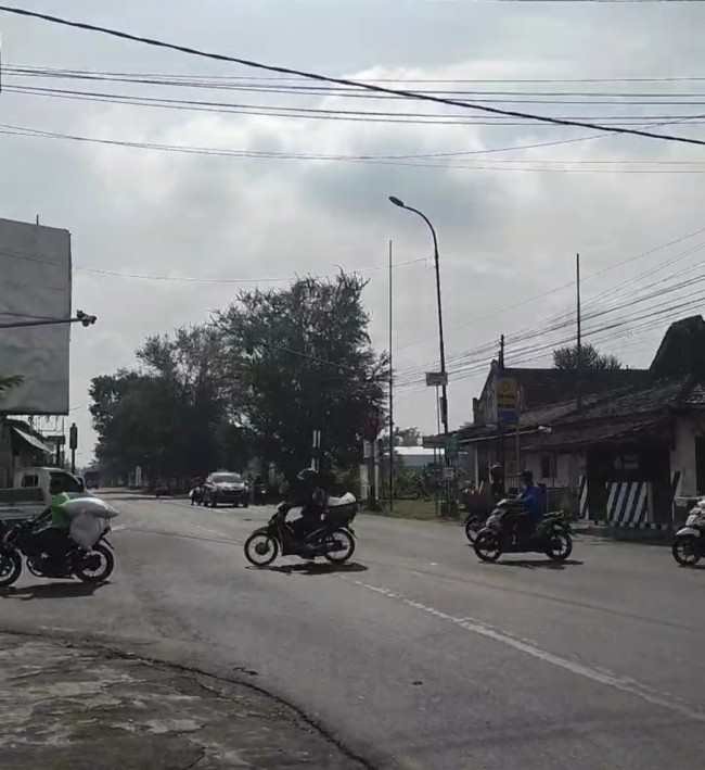 Bus Pariwisata Terobos Lampu Merah, Pasutri Kehilangan Nyawa