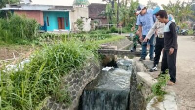 Warga Jabung Digegerkan Penemuan Jasad Bayi Laki-Laki di Saluran Irigasi