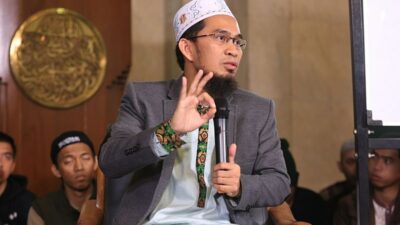 UAH: Makmum Masbuq Tak Perlu Baca Al-Fatihah Jika Imam Salat Terlalu Cepat Saat Tarawih