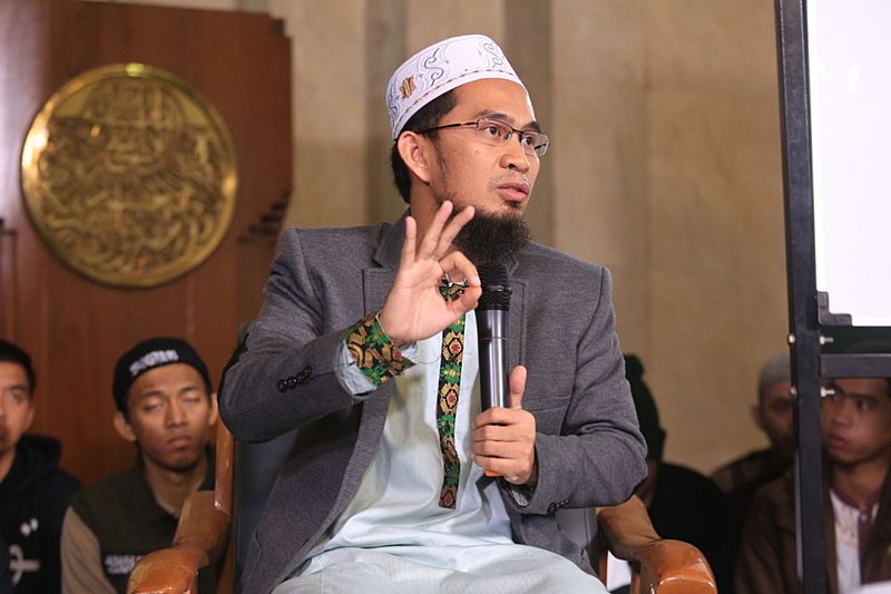 UAH: Makmum Masbuq Tak Perlu Baca Al-Fatihah Jika Imam Salat Terlalu Cepat Saat Tarawih